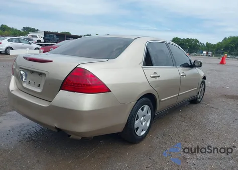 2006 Honda Accord 2.4 Lx z USA, uszkodzony, nr VIN 1HGCM56446A016067